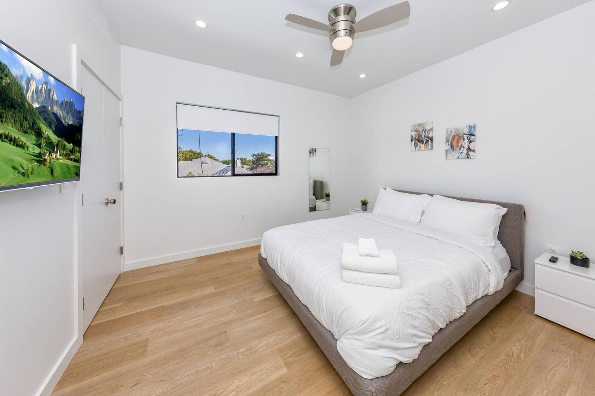 Gasthof Modern 2br Back House W/ Tvs & Full Kitchen