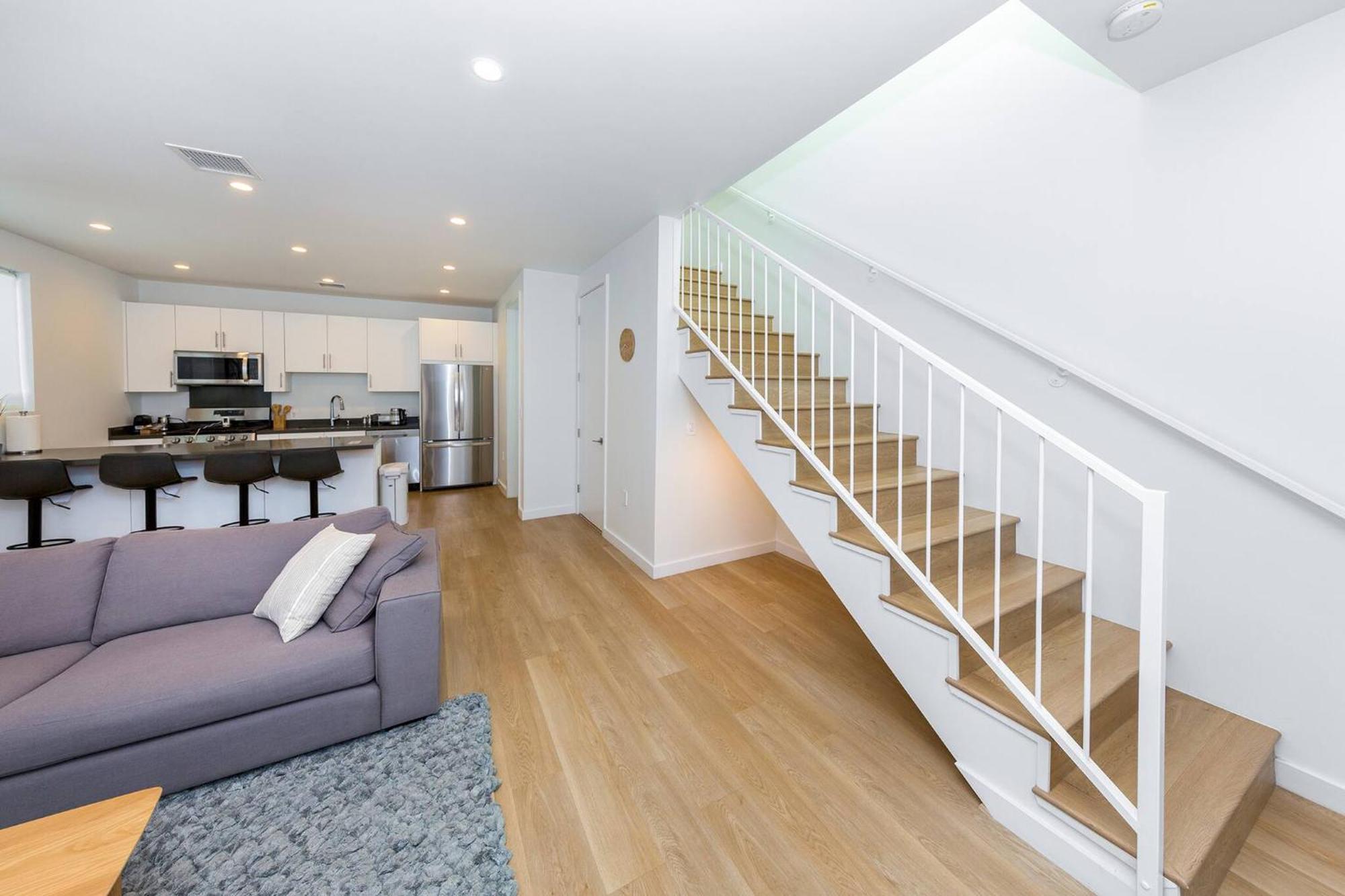 Modern 2br Back House W/ Tvs & Full Kitchen Gasthof