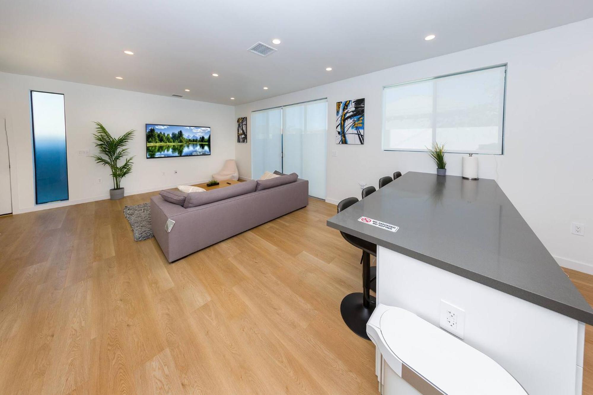 Gasthof Modern 2br Back House W/ Tvs & Full Kitchen *